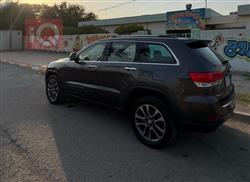 جیپ گراند شیرۆکی